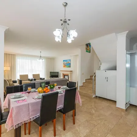 Villa Yasam Park - Luxury 8 Person - Calis 90mt Fethiye