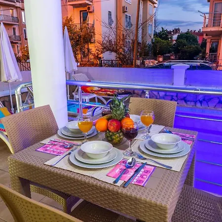 Villa Yasam Park - Luxury 8 Person - Calis 90mt *