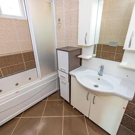 Vila Yasam Park - Luxury 8 Person - Calis 90mt Fethiye